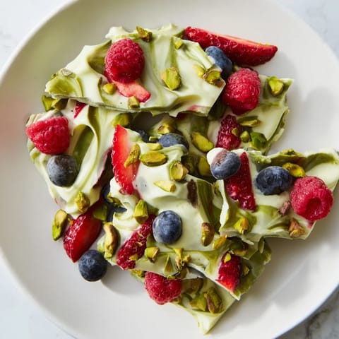Frozen Yogurt Bark Matcha Pistazie